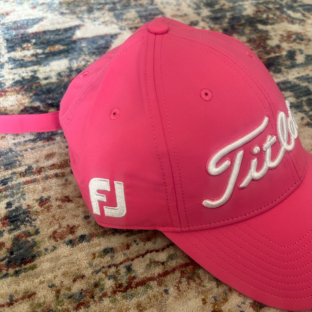 Titleist hat - Picture 2 of 6